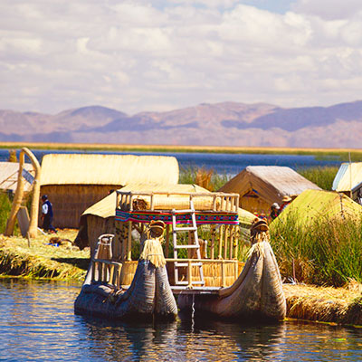 Las islas flotantes de los Uros en el Lago Titicaca: un lugar que conserva intacta su herencia cultural