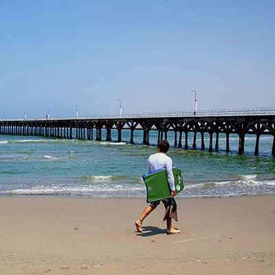 Descubre el Muelle de Cerro Azul: un refrescante balneario para disfrutar del mar y la brisa del sur chico