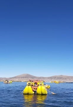 Puno: Isla flotante de los Uros