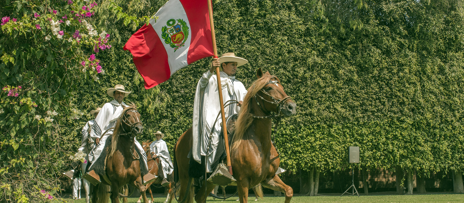 ¡Promociona tu negocio en Y Tú Qué Planes!