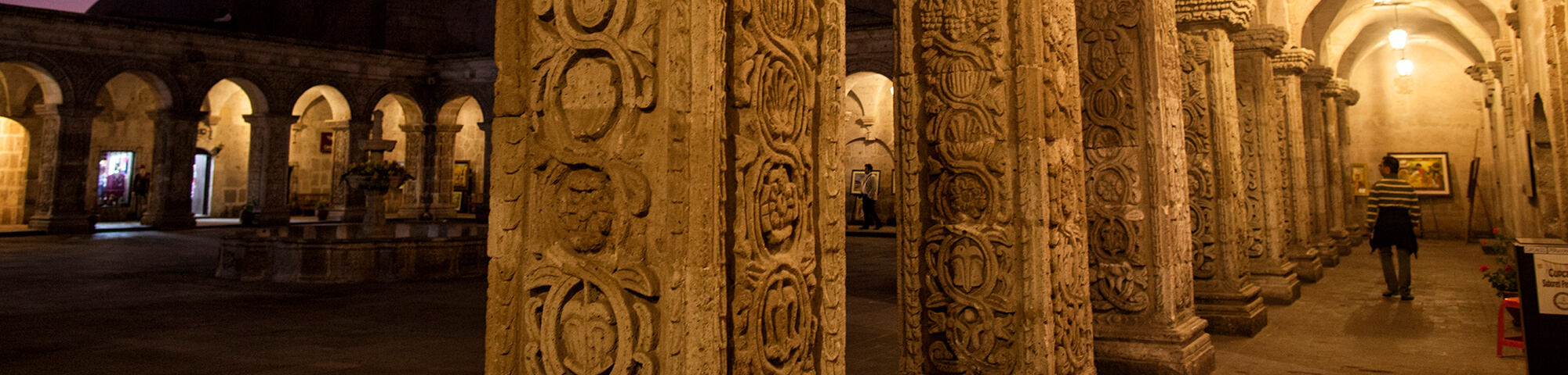 Iglesia y Claustros de la Compañía