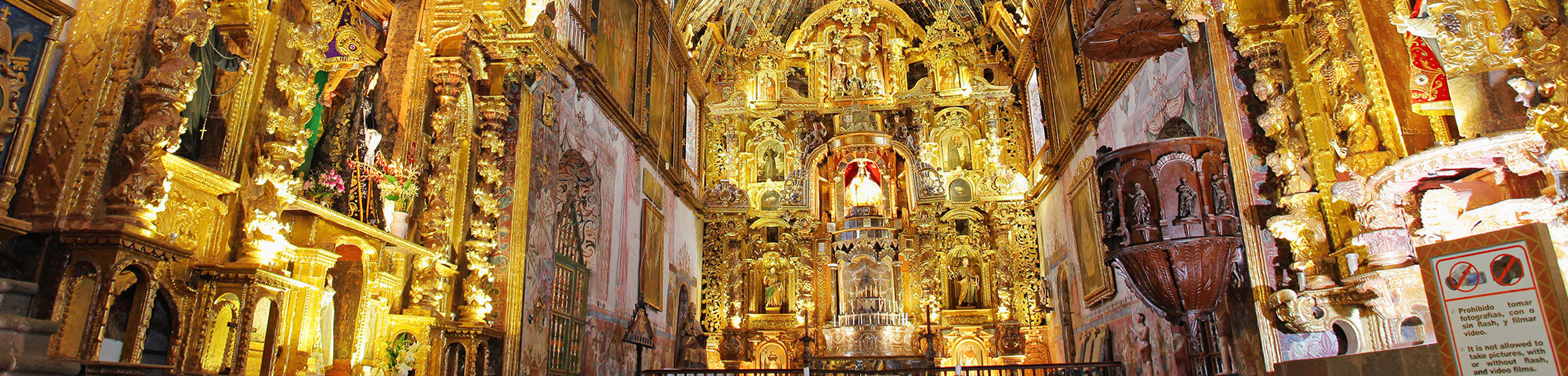 Templo San Pedro Apostol de Andahuaylillas